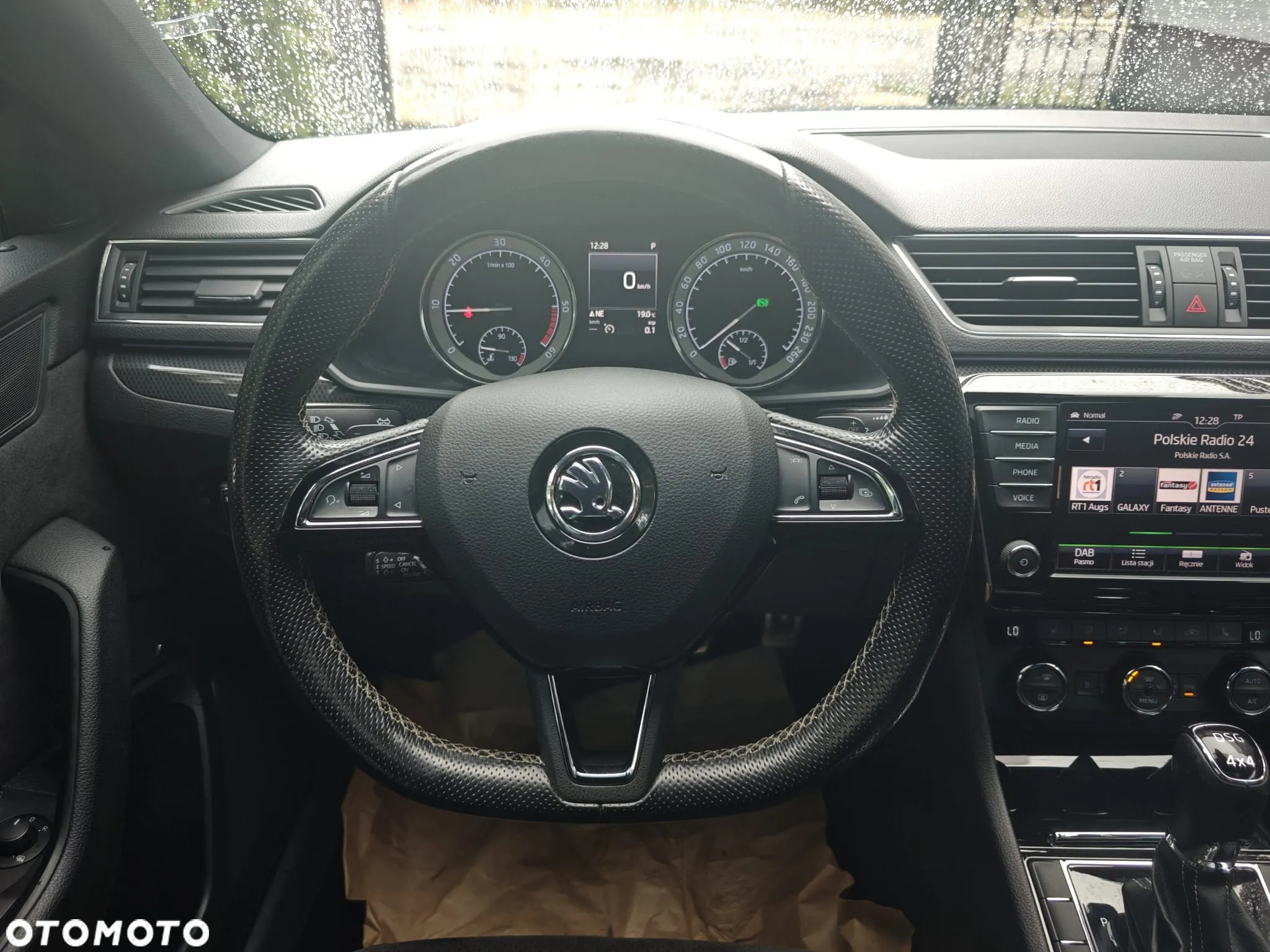 Skoda Superb 2.0 TDI 4x4 DSG Sportline - 33