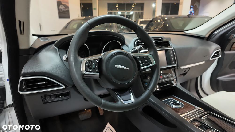 Jaguar F-Pace 2.0 i4D AWD Prestige - 25