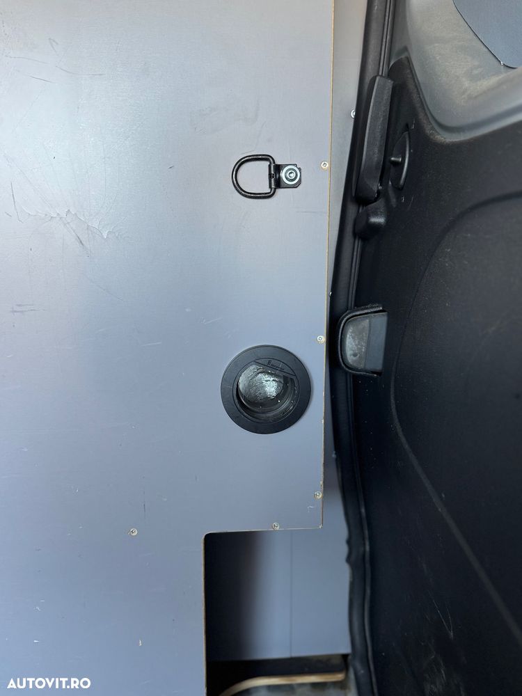 Opel Vivaro - 15
