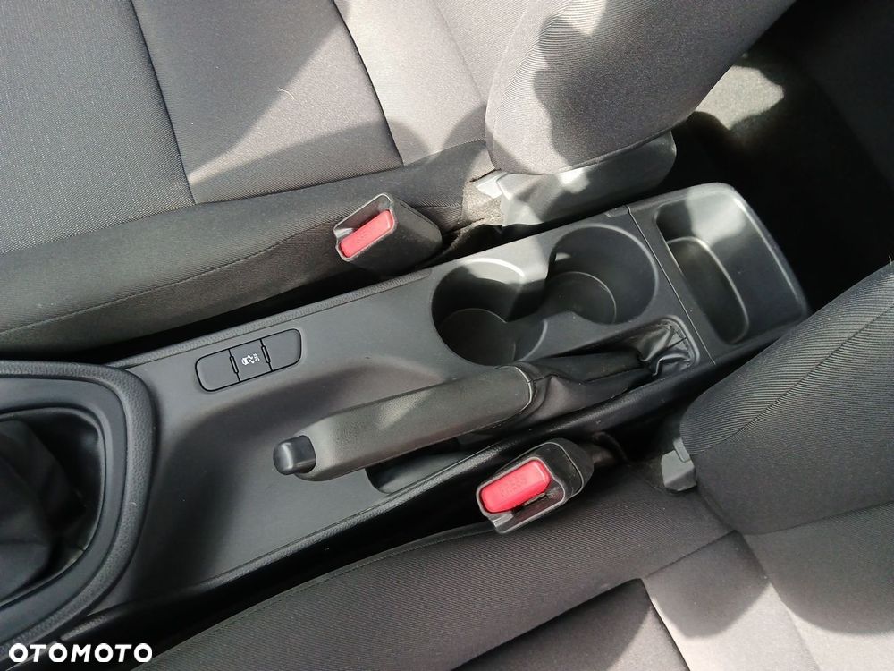 Toyota Yaris - 38
