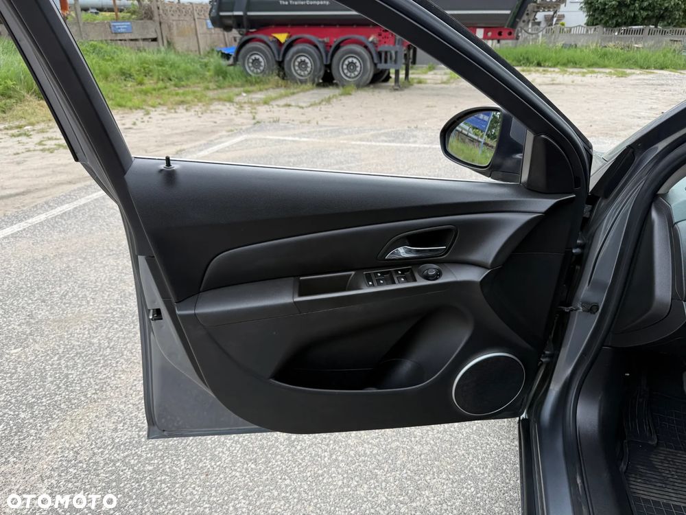 Chevrolet Cruze 1.4 T LTZ - 24