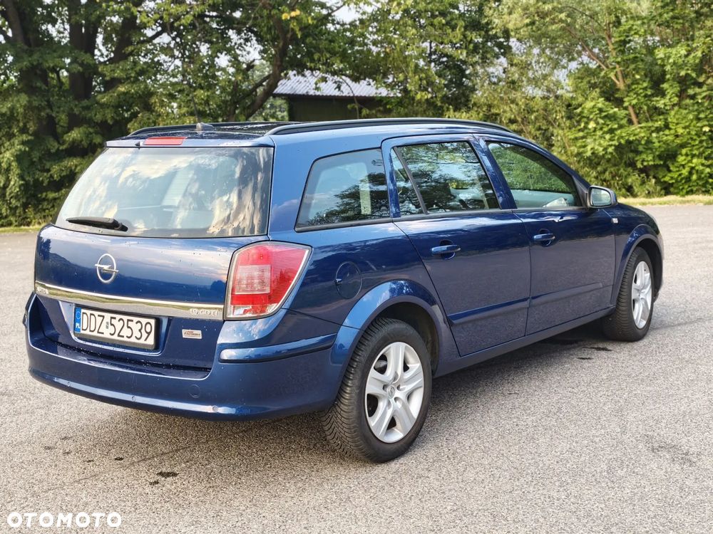 Opel Astra 1.9 CDTI DPF Cosmo - 4