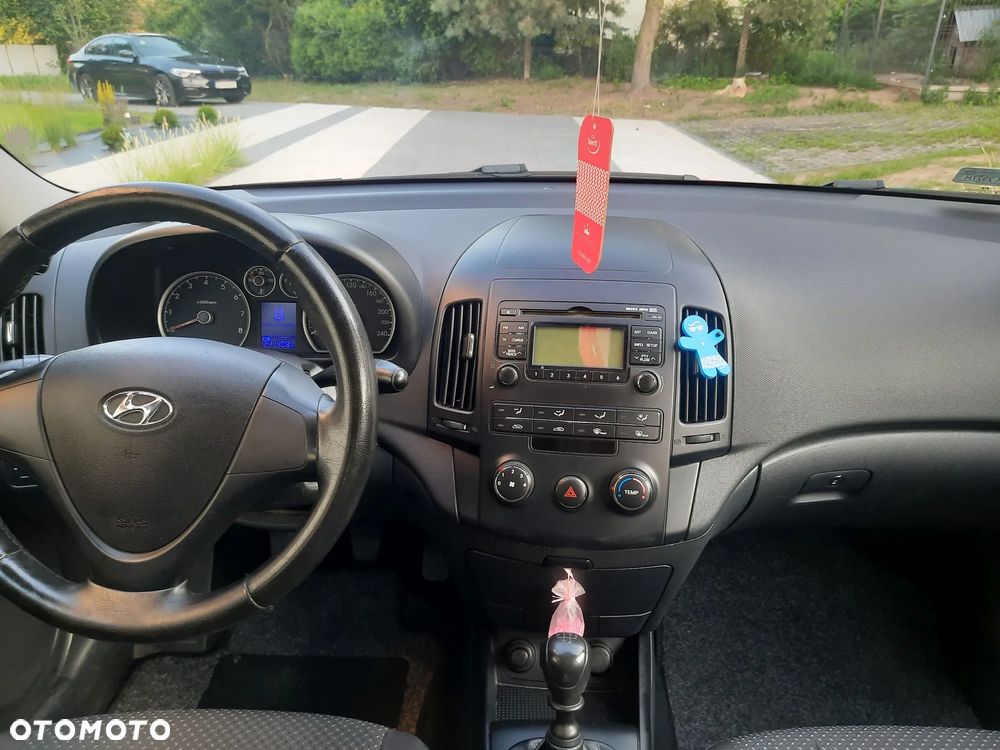 Hyundai i30 1.4 Base + - 15