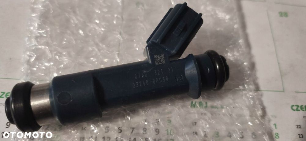 WTRYSKI DENSO HILUX TACOMA TUNDRA 23250-0P030 4.0L - 3