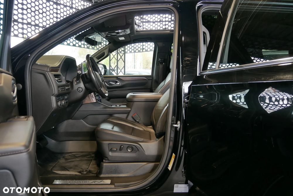 Chevrolet Suburban - 8