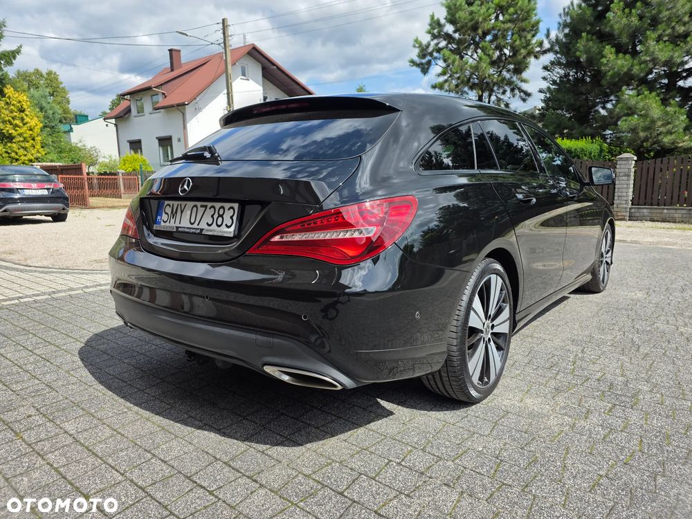 Mercedes-Benz CLA Shooting Brake 180 Urban - 3
