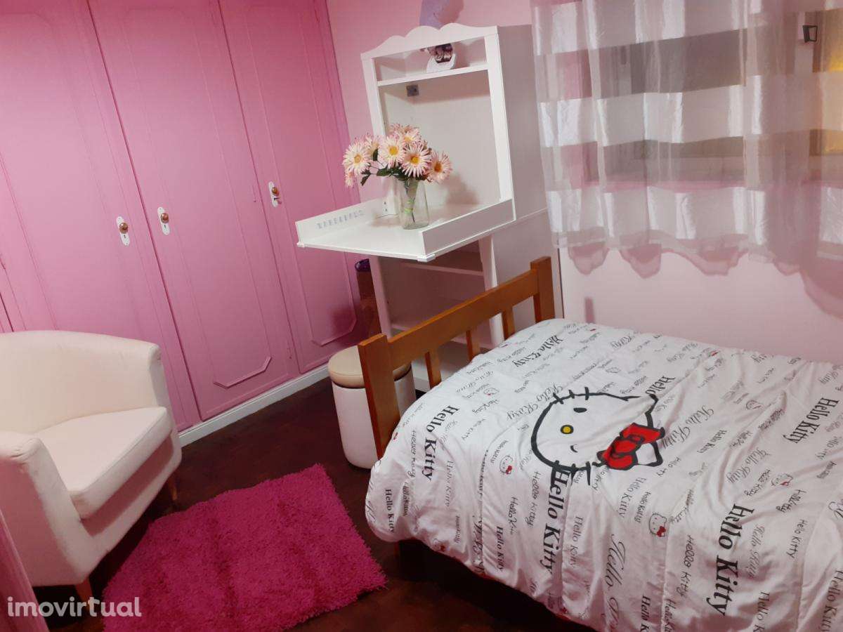 Quarto - localizado em Mafamude Porto - Grande imagem: 3/5