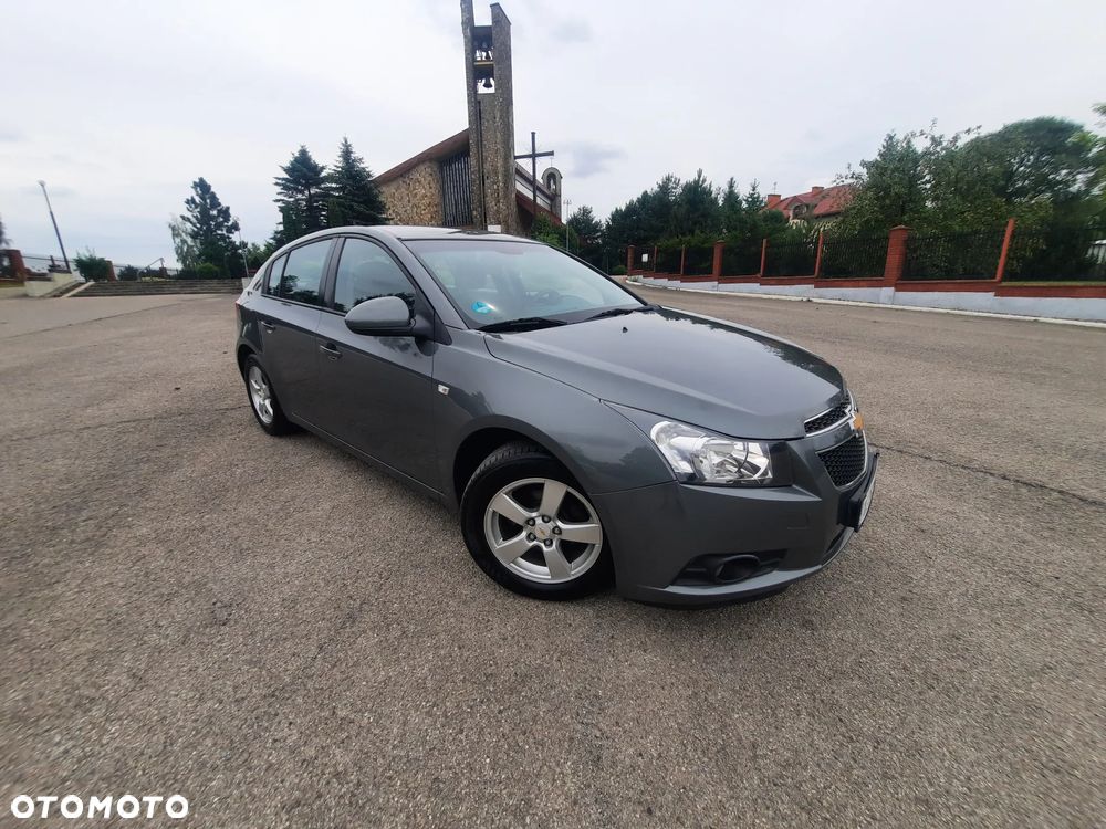 Chevrolet Cruze 1.6 LS+ - 1