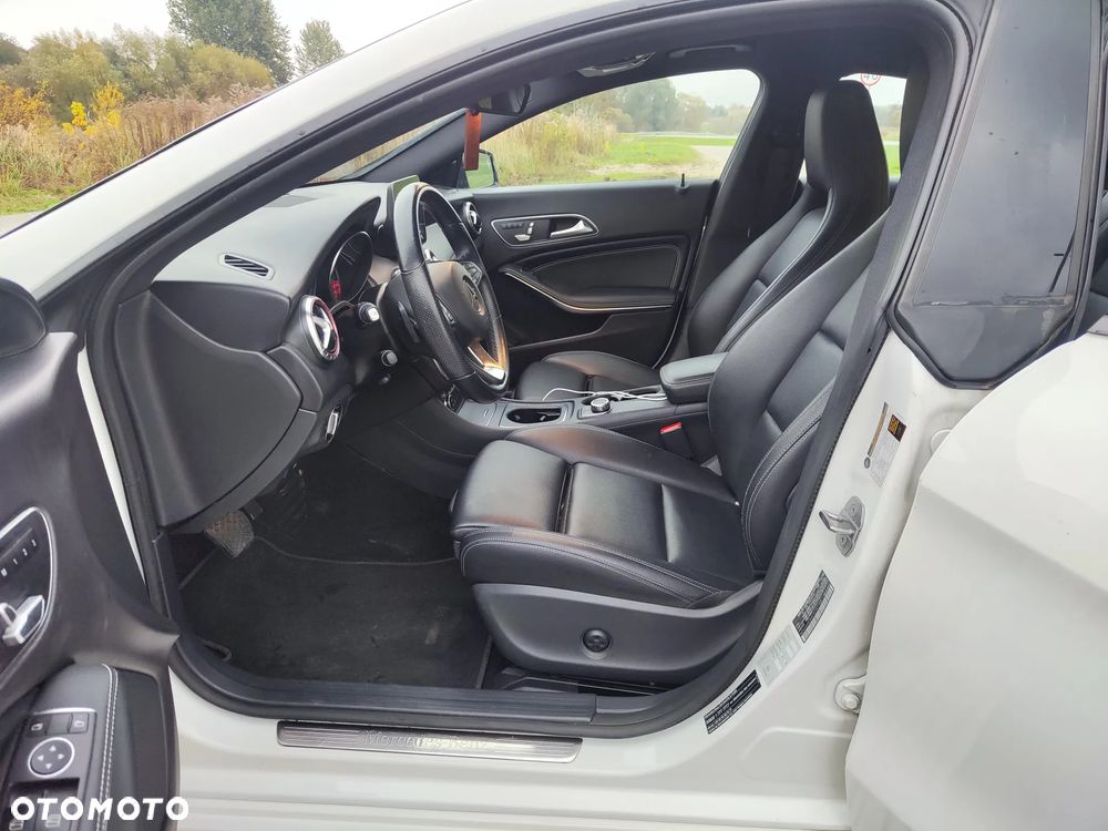 Mercedes-Benz CLA 250 7G-DCT Sport - 16