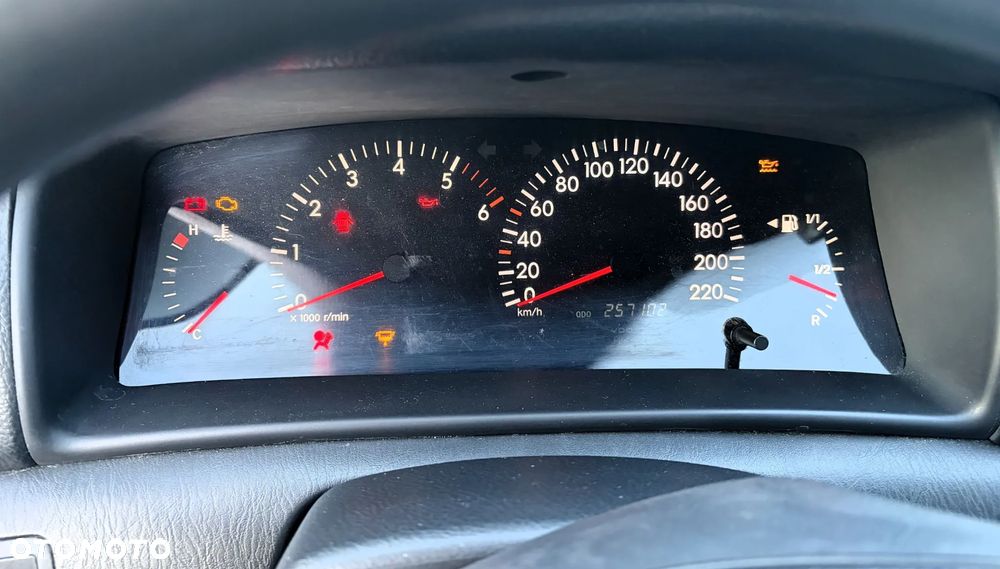 Toyota Corolla 2.0 D-4D Base - 5