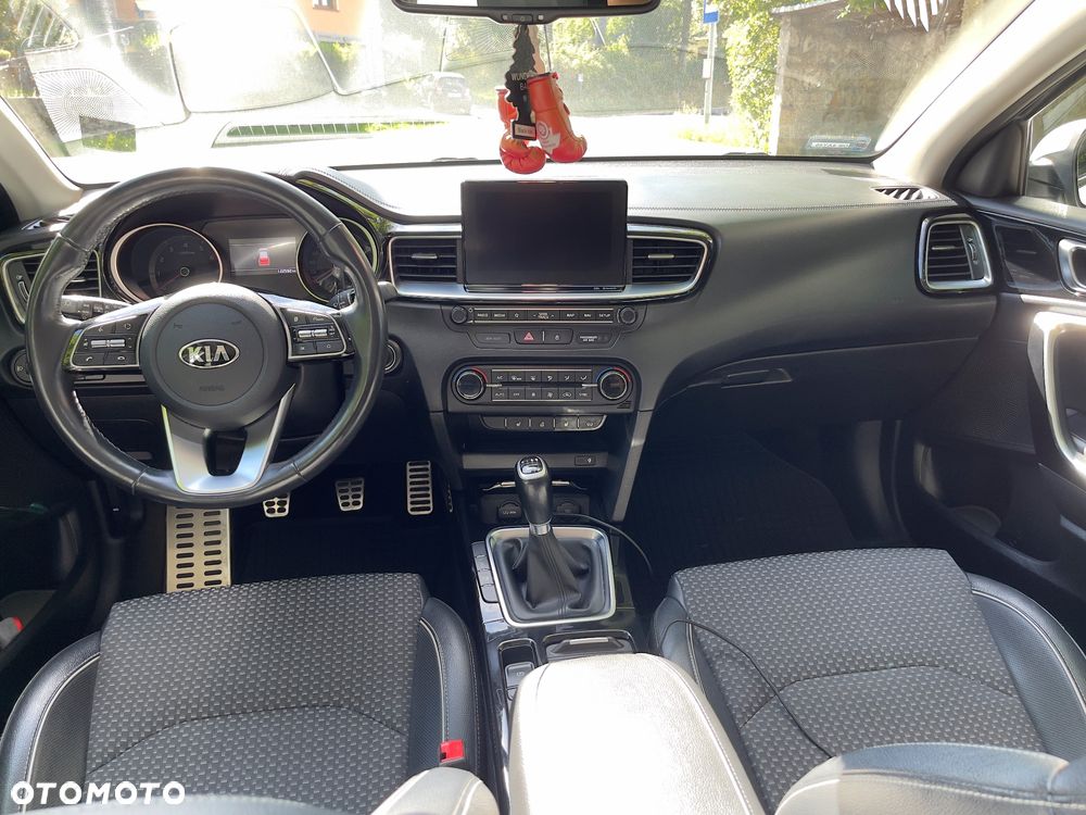 Kia Ceed 1.4 T-GDI L Business Line Plus - 11