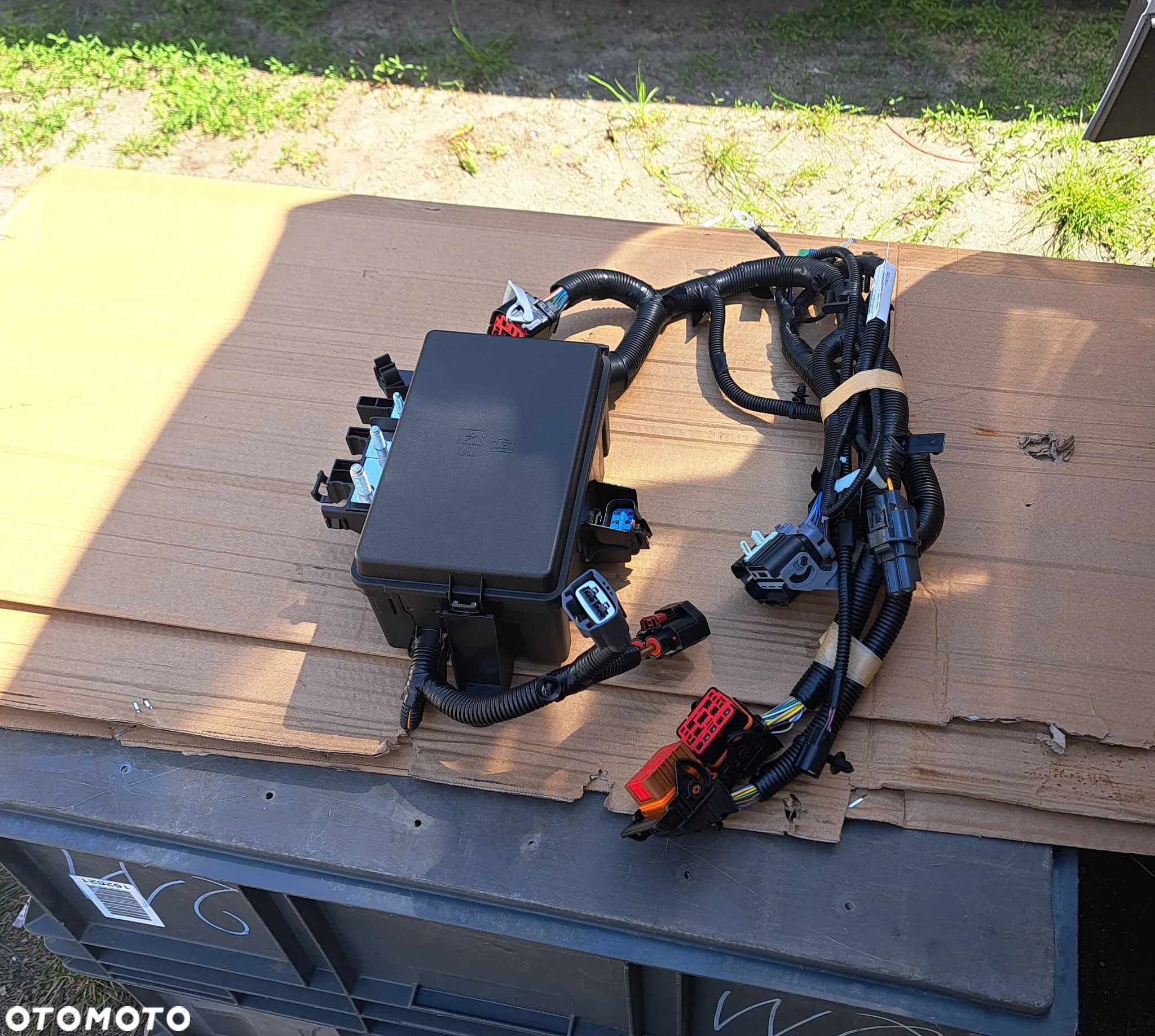 instalacja wiązka Ford Transit MK-8 Custom BK3T-9K499-FMF 2167735 BK2T-14A175-AA BK2T-14B144-AA skrzynka bezpieczników BSI Exhaust Emission control - 2