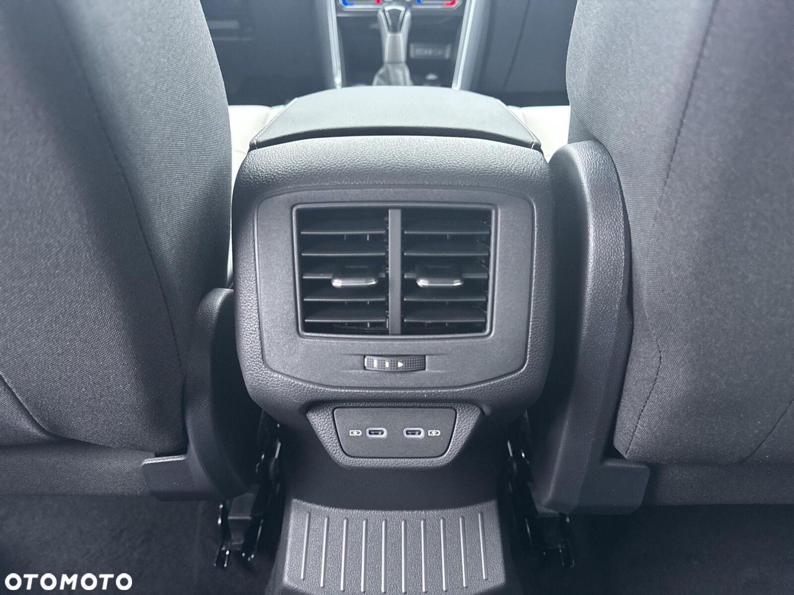 Volkswagen T-Roc 1.5 TSI Style DSG - 18