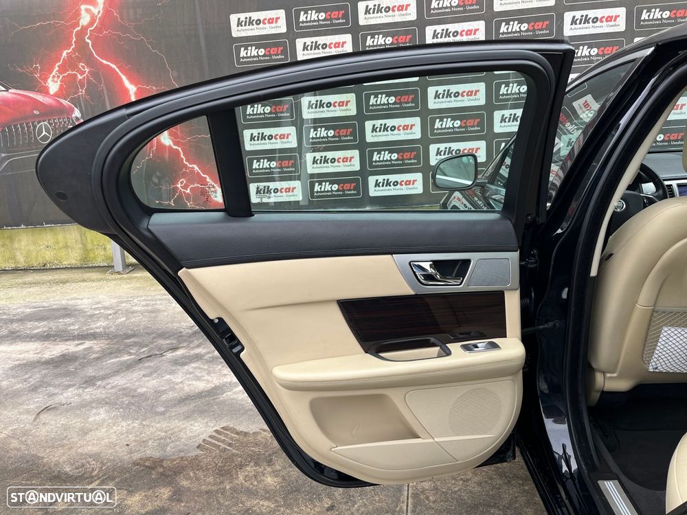 Jaguar XF 2.2 D Luxury - 49