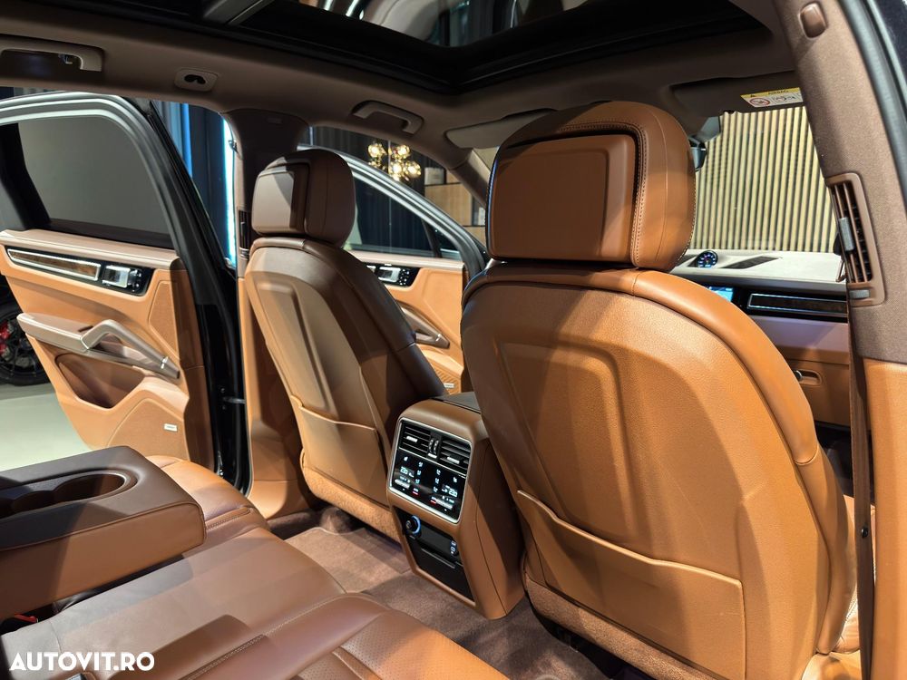 Porsche Cayenne S - 25