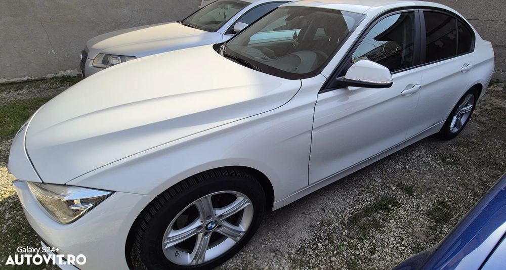 BMW Seria 3 320i Aut. Advantage - 14