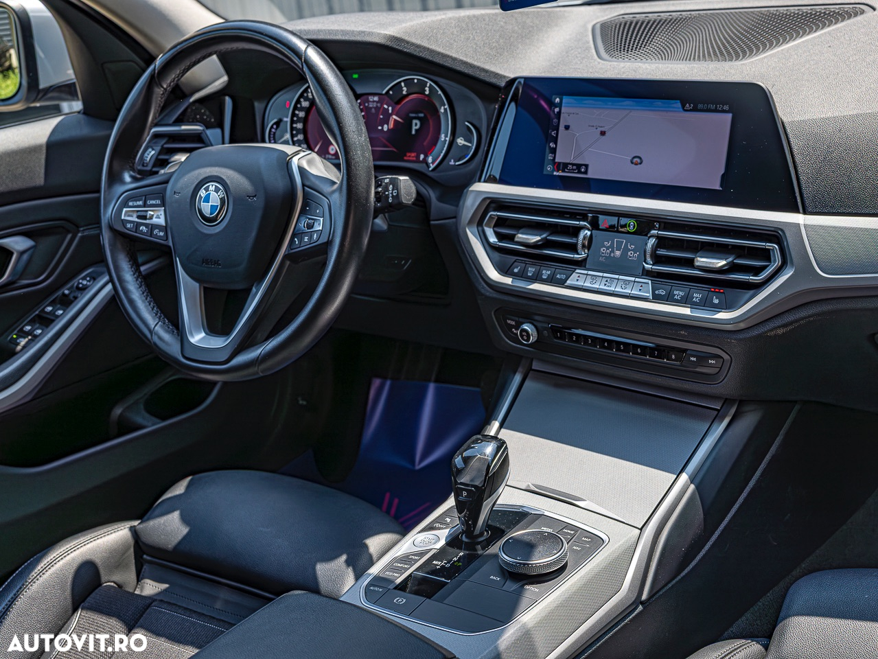 BMW Seria 3 320d Touring xDrive Aut. - 11
