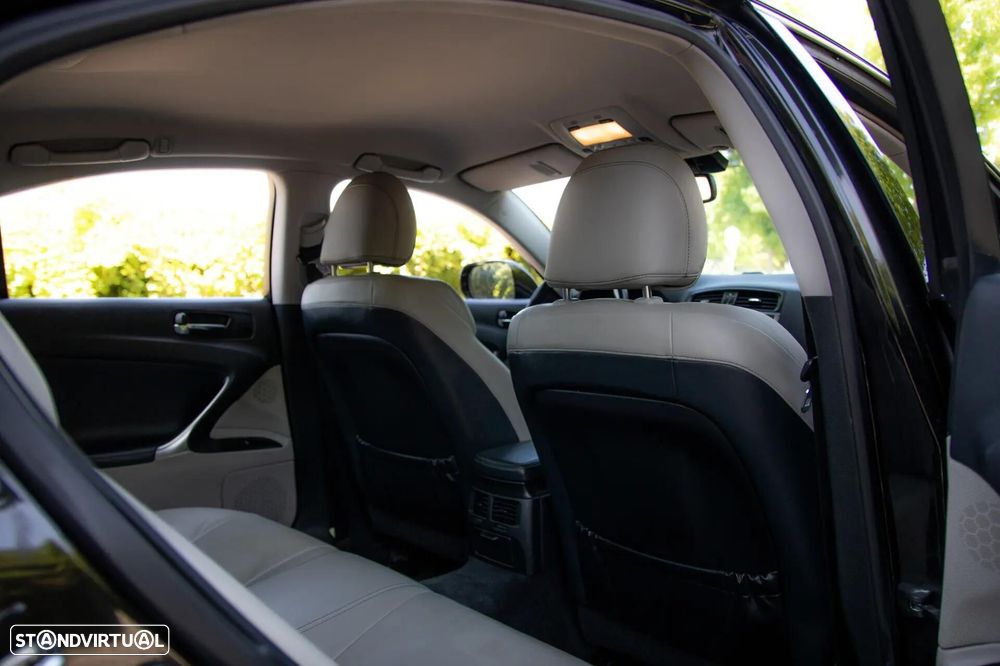 Lexus IS 200 d P.Executive 6G - 55