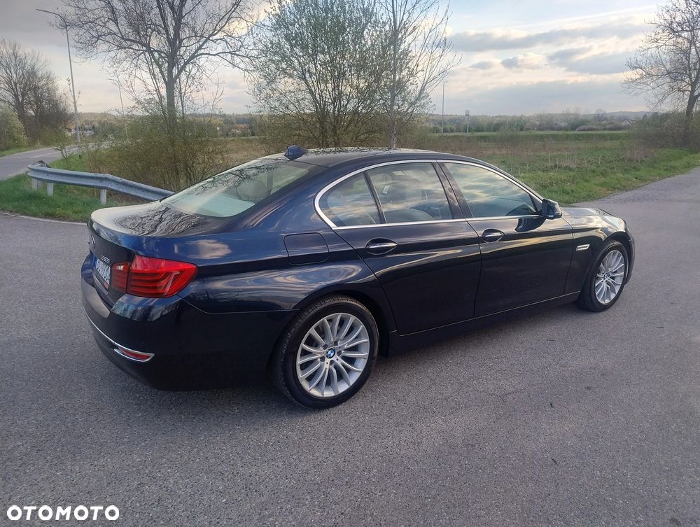 BMW Seria 5 528i Luxury Line - 28