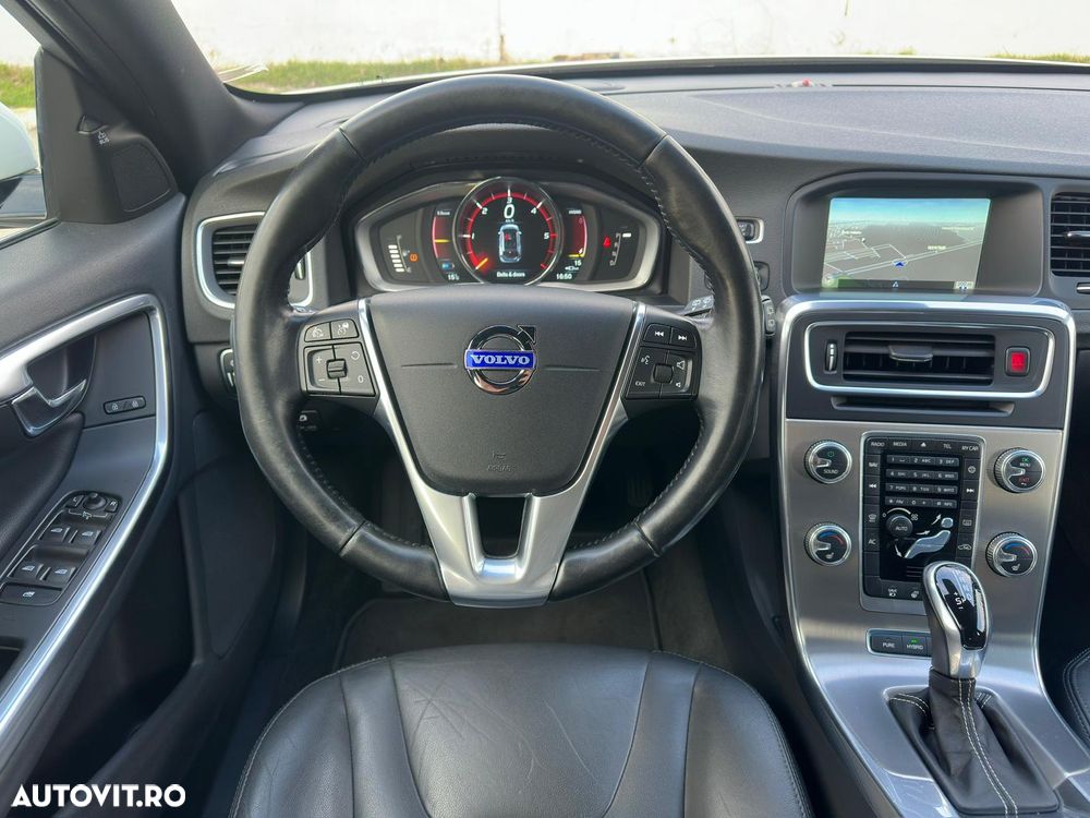 Volvo V60 D6 Plug-In-Hybrid AWD Geartronic Summum - 8