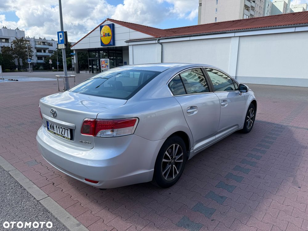 Toyota Avensis 1.6 Luna - 5