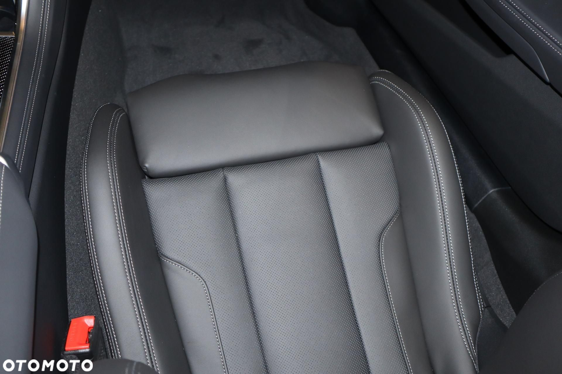 BMW Seria 8 - 17