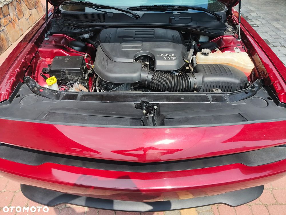 Dodge Challenger - 12