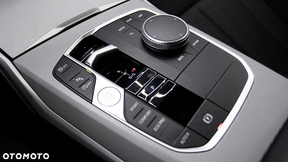 BMW Seria 3 318i Sport Line - 24