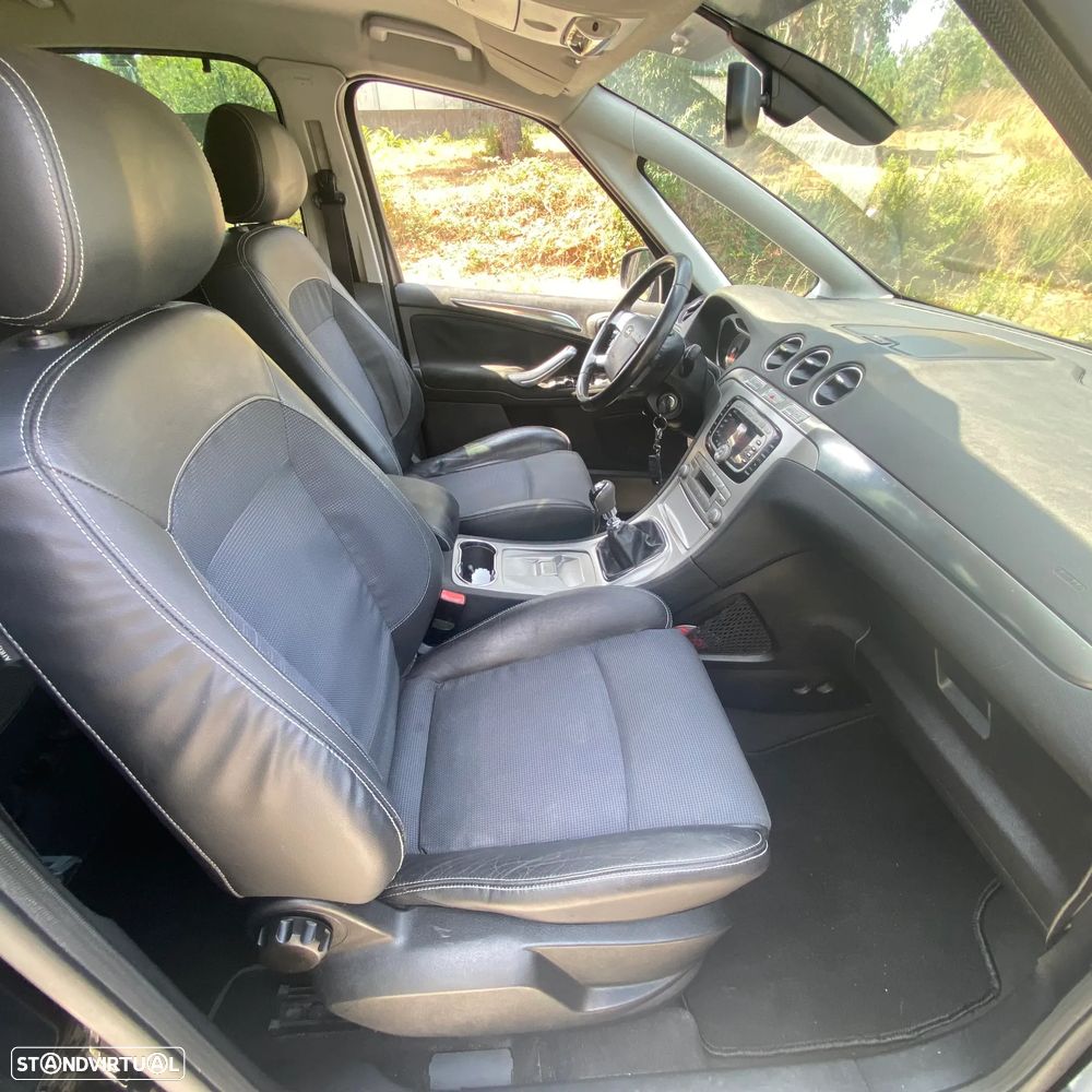 Ford S-Max 2.0 TDCi Titanium 7L - 17