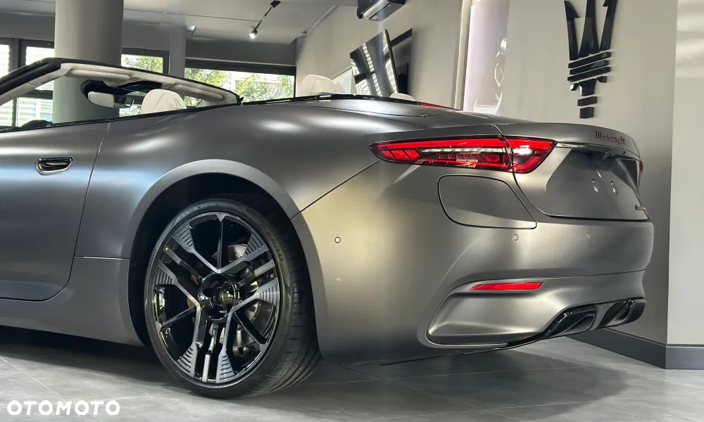 Maserati GranCabrio - 7