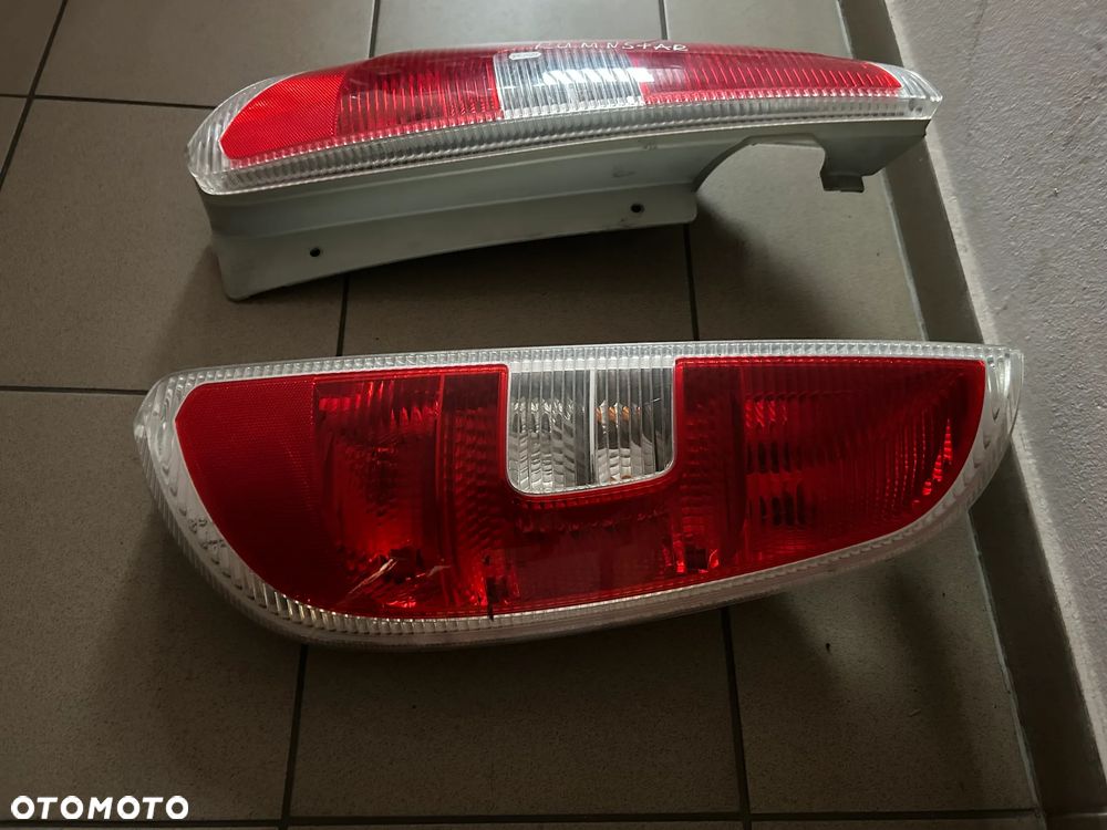 Lampa lewa prawa Skoda Roomster 5J7945111 5J7945112 Oryginał