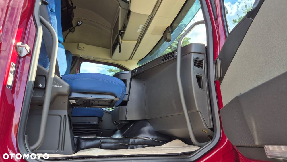 Volvo VOLVO///FH///500///2023/// GLOBETROTTER///XXL/// VIRTUAL COCPIT///FULL LED///ALUFELGI///KLIMATYZACJA POSTOJOWA///ZABUDOWY MIĘDZYOSIOWE///STAN BARDZO DOBRY - 24