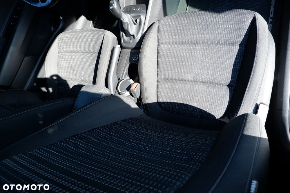 Kia Stonic 1.4 L - 8