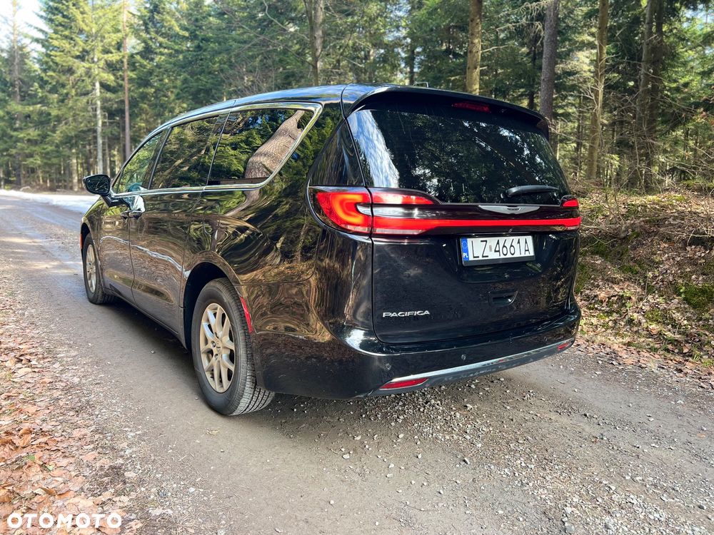 Chrysler Pacifica - 16