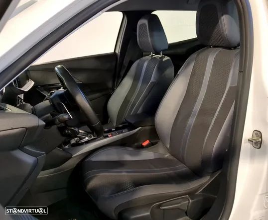 Peugeot 2008 1.2 PureTech Allure EAT8 - 31