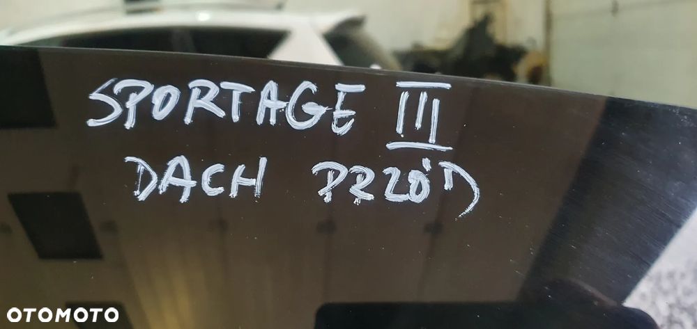 Szyba panorama panoramy dachu przód przednia Kia Sportage III - 5