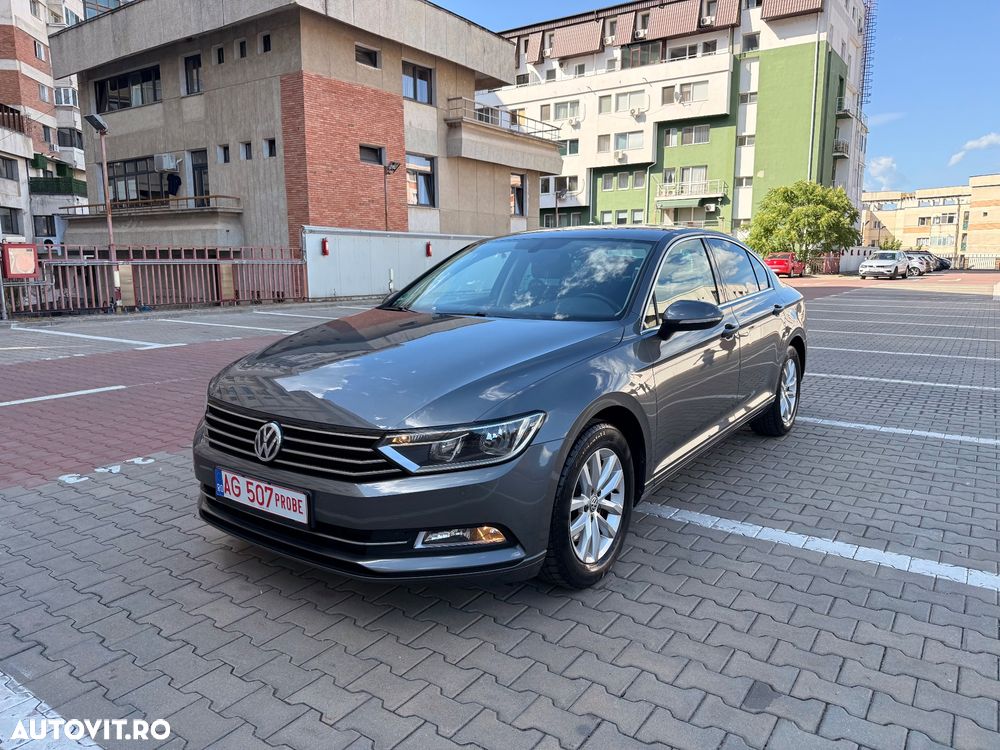 Volkswagen Passat - 1