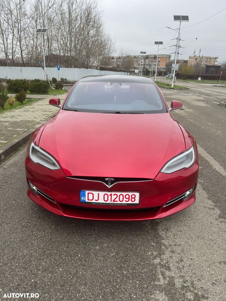 Tesla Model S - 3