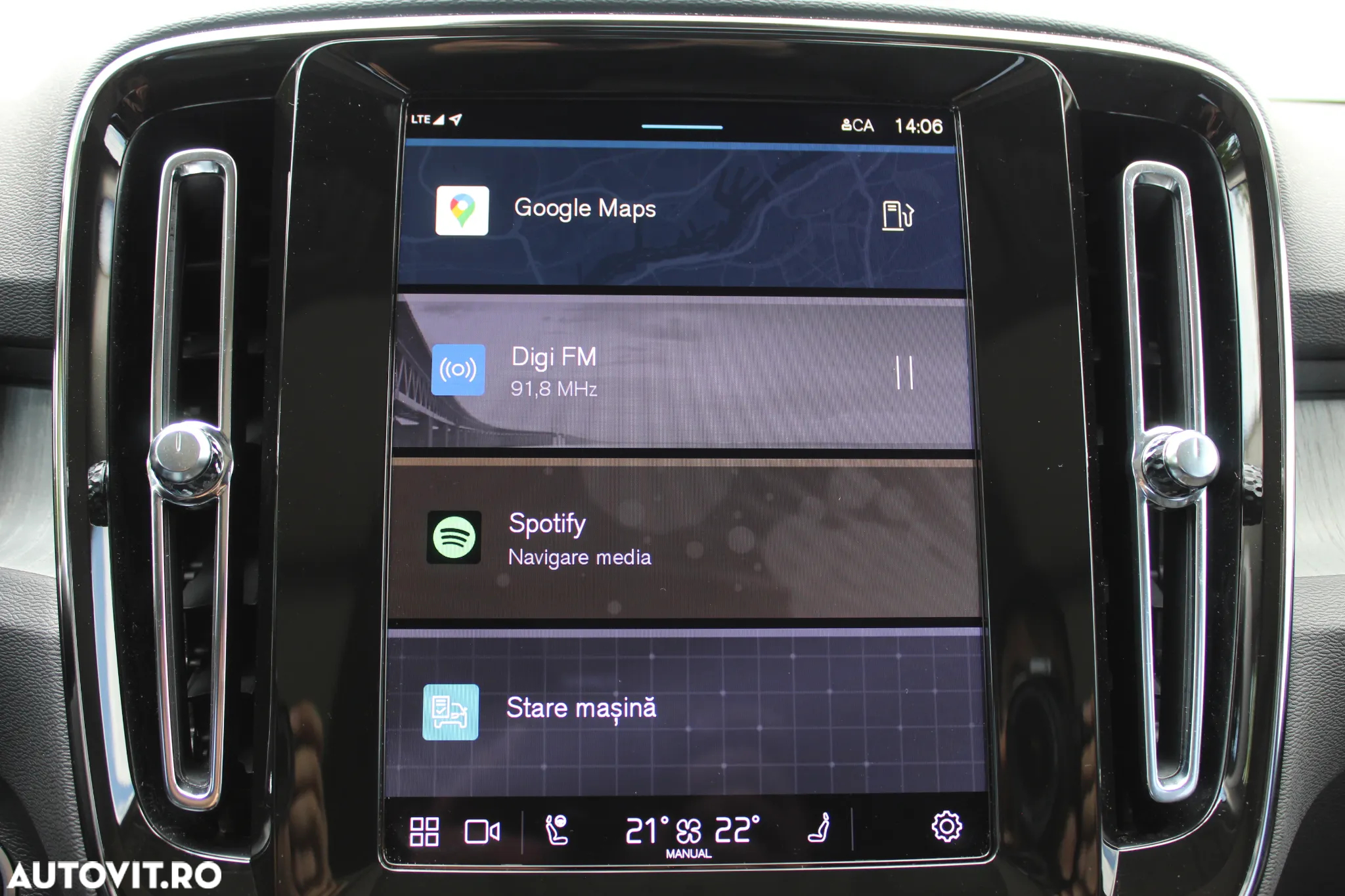 Volvo XC 40 B3 AT FWD MHEV Plus Dark - 20