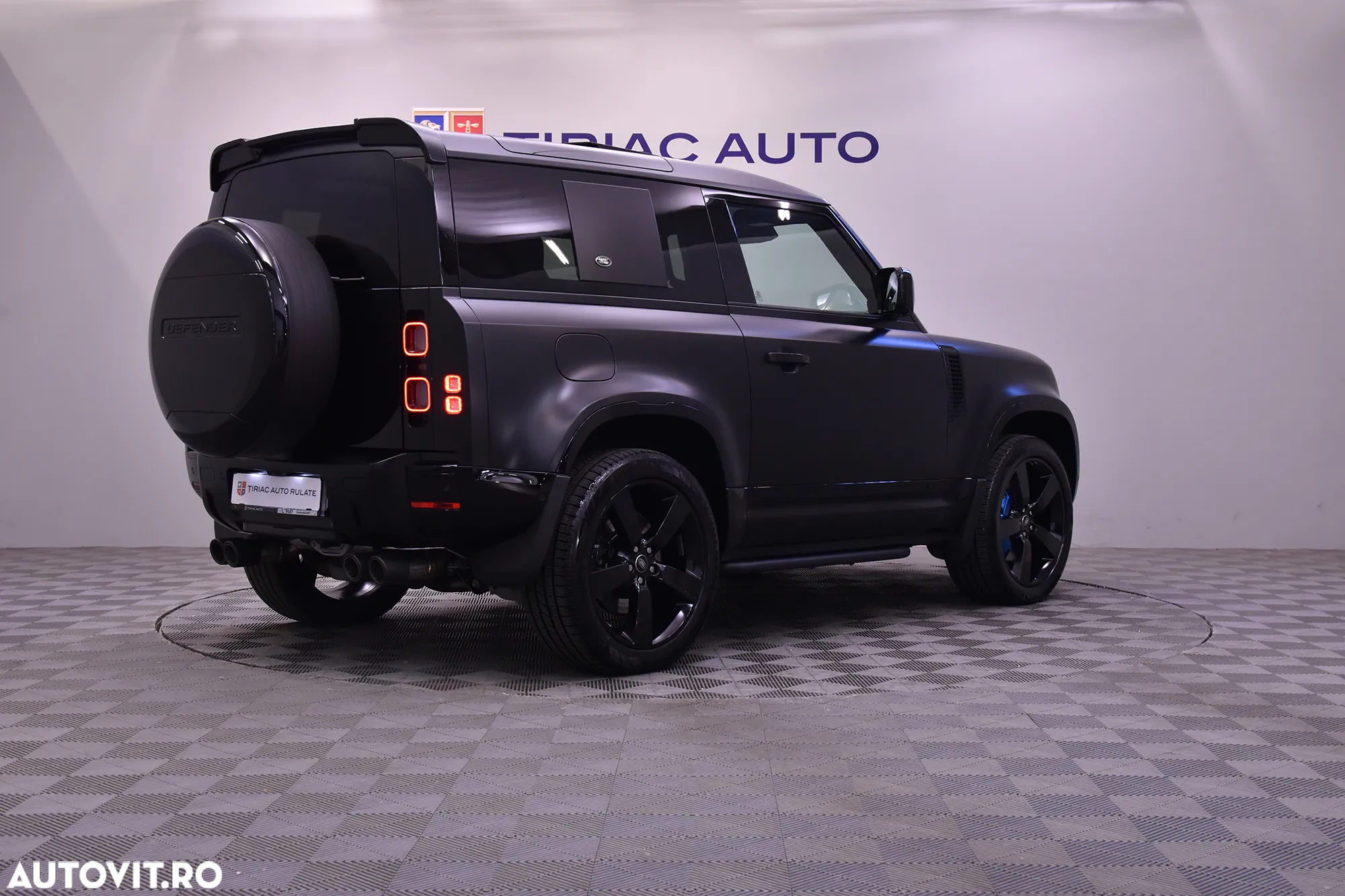 Land Rover Defender 90 5.0 V8 - 5