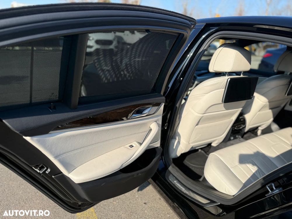 BMW Seria 5 530d xDrive Aut. Luxury Line - 29