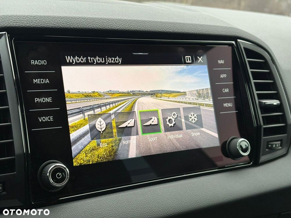 Skoda Karoq 2.0 TDI SCR 4x4 Sportline DSG - 26