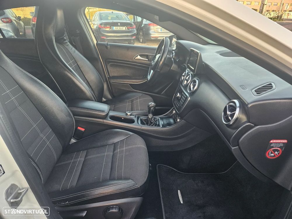 Mercedes-Benz A 180 CDI AMG Line - 16