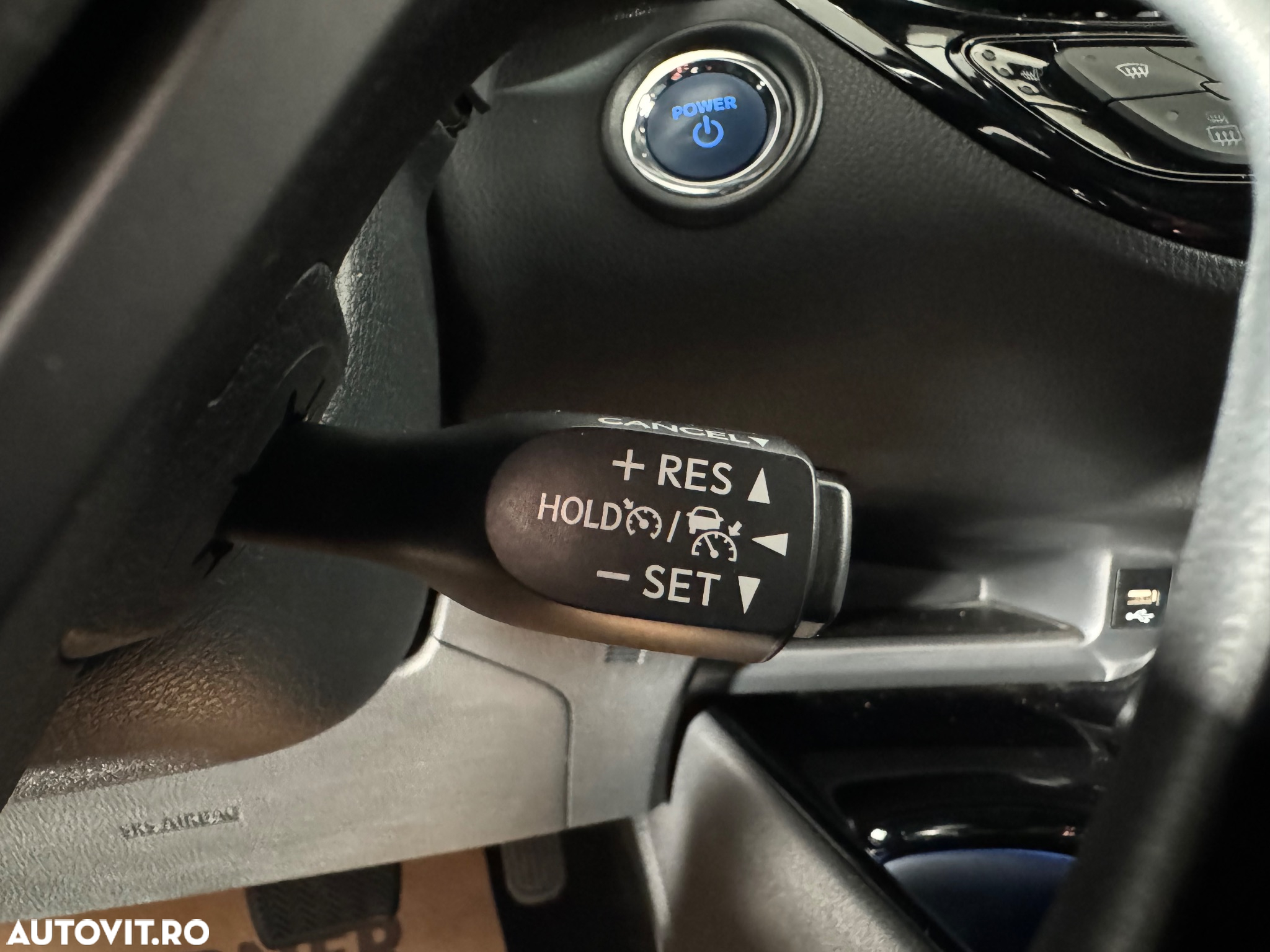 Toyota C-HR 1.8 Hybrid Black&White - 11