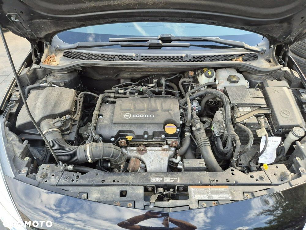 Opel Astra 1.4 Turbo Design Edition - 25