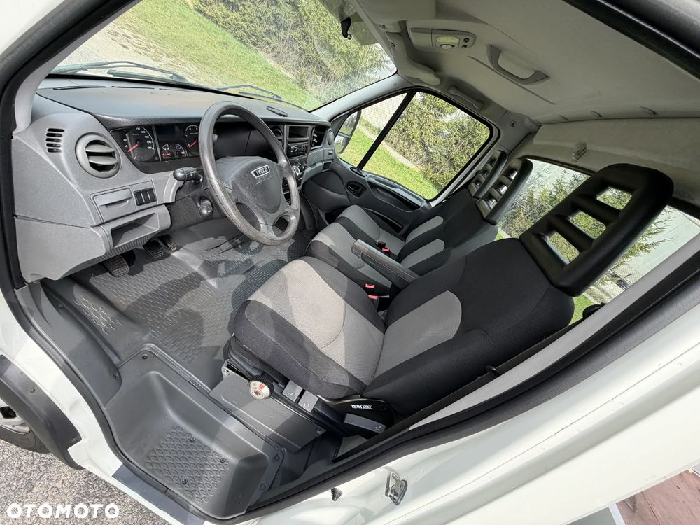 Iveco 35C15 * 3.0 / 150KM * Skrzyniowy * Rozstaw osi: 4.1m * Koła bliźniacze * Rama do zabudowy * - 29