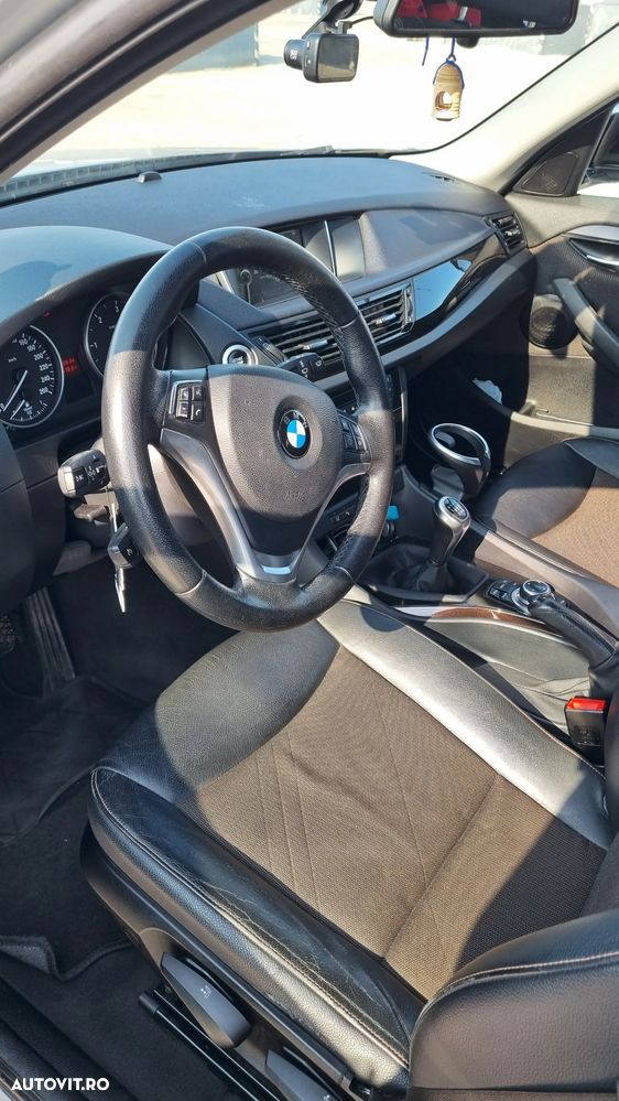 BMW X1 xDrive18d - 12