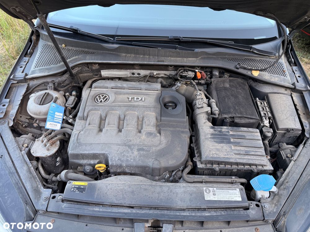 Volkswagen Golf 1.6 TDI BlueMotion Technology Trendline - 26