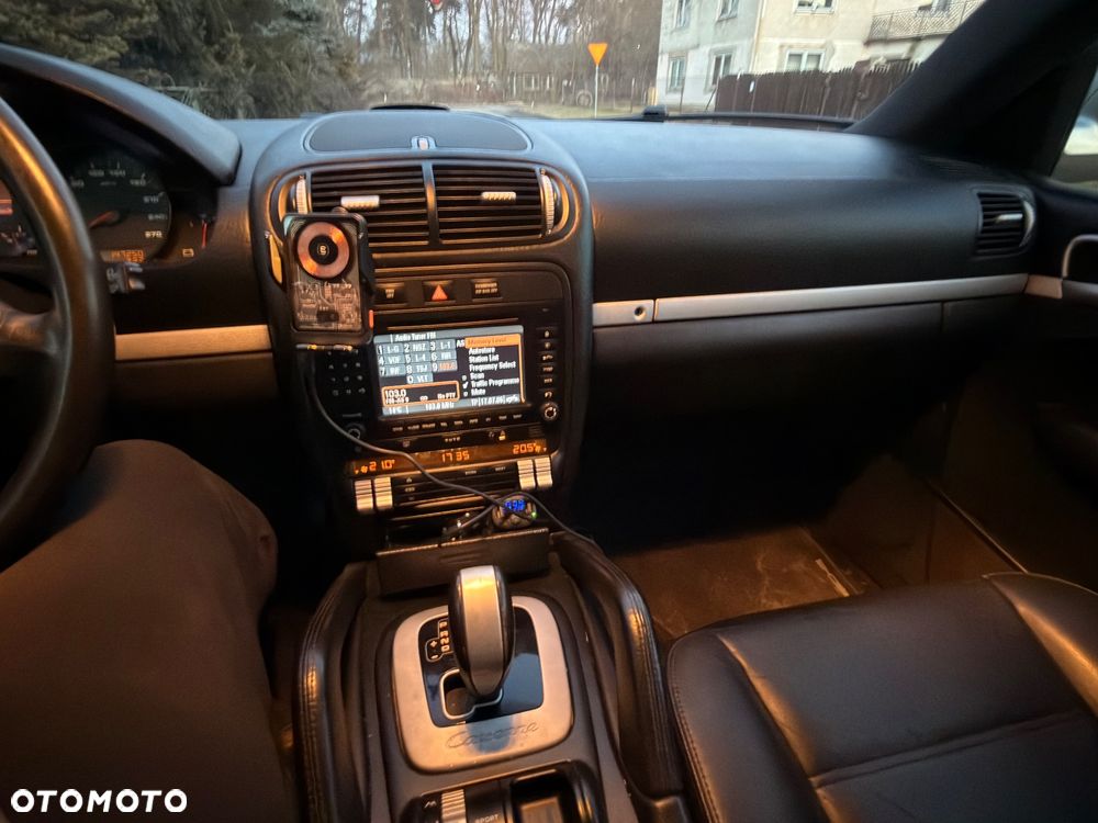 Porsche Cayenne Tiptronic S - 27