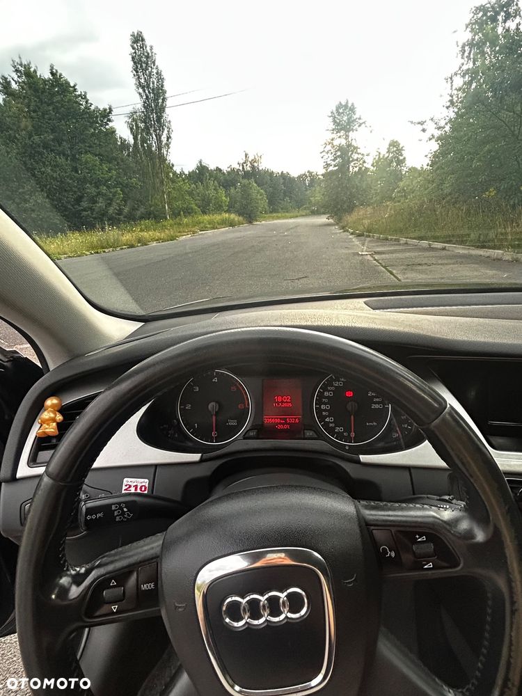 Audi A4 Avant 2.0 TDI Quattro - 28